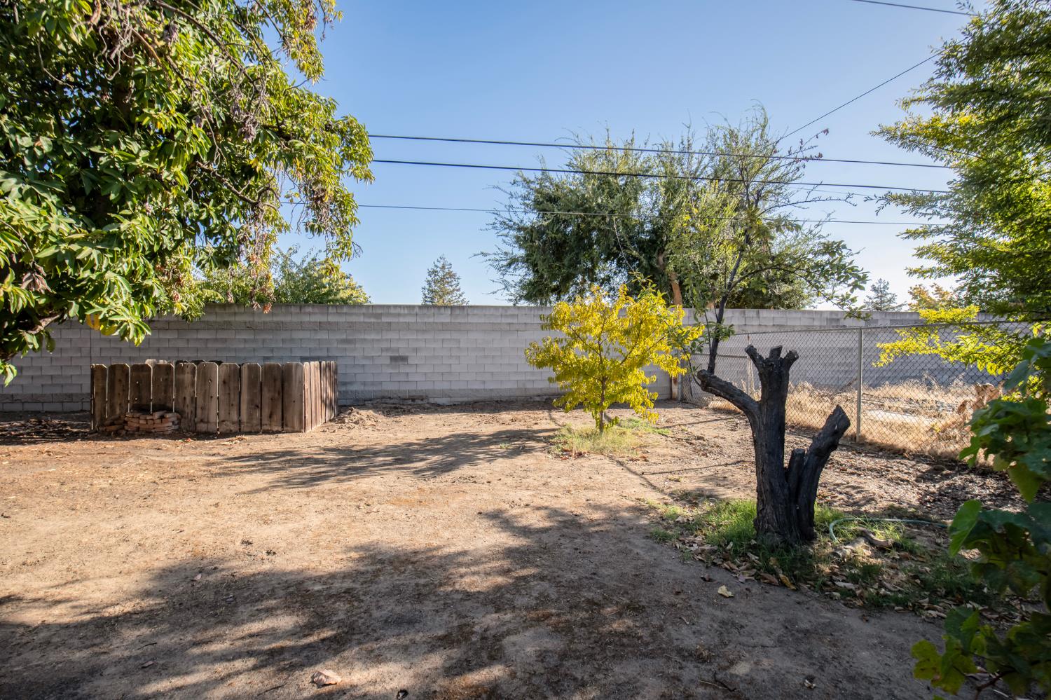 5494 E Dakota Ave, Fresno, CA 93727
