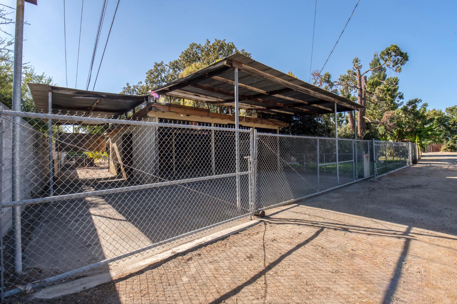 5494 E Dakota Ave, Fresno, CA 93727