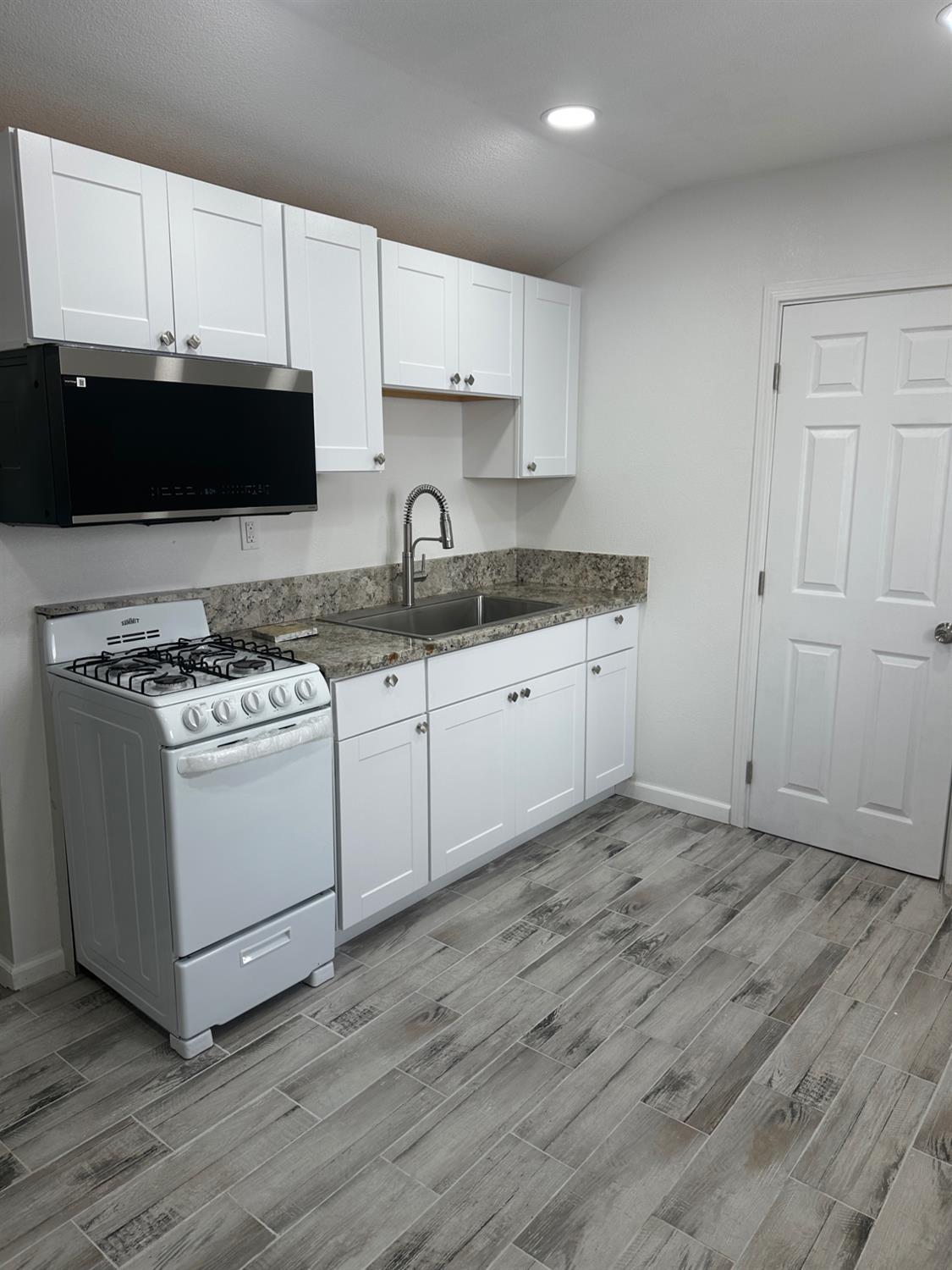 808 A St, Fresno, CA 93706