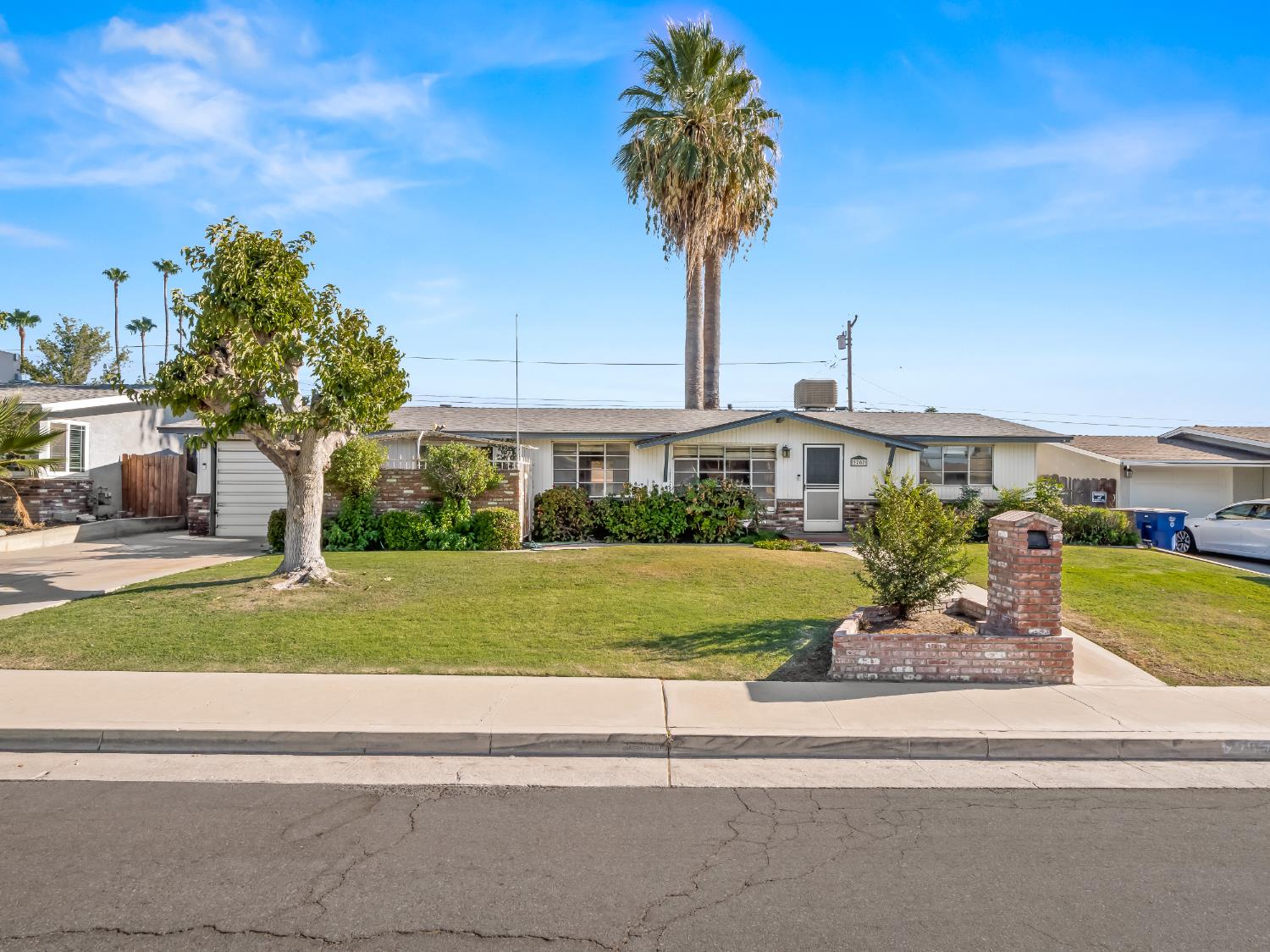 2702 Blade Ave, Bakersfield, CA 93306