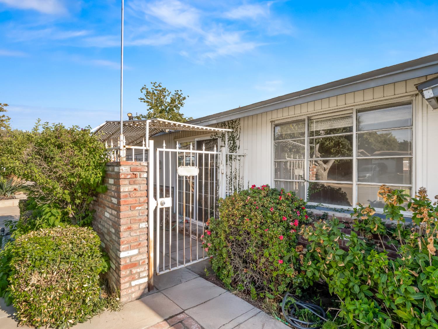 2702 Blade Ave, Bakersfield, CA 93306