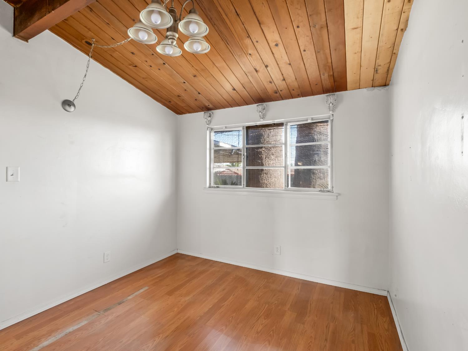2702 Blade Ave, Bakersfield, CA 93306