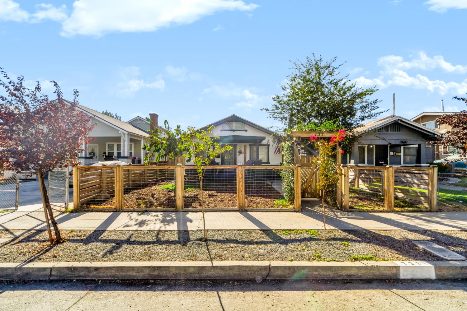 731 N Roosevelt Ave, Fresno, CA 93728