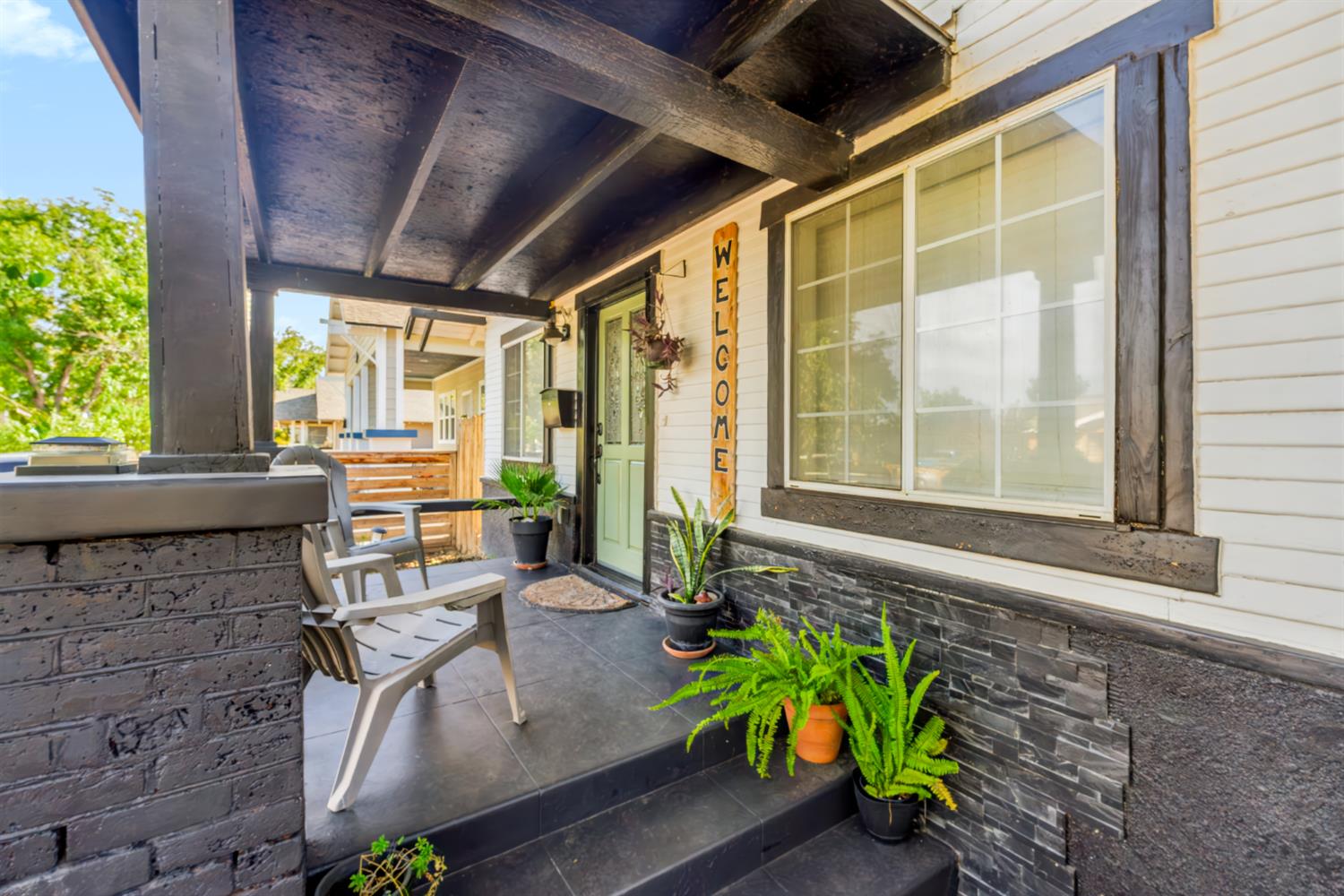731 N Roosevelt Ave, Fresno, CA 93728