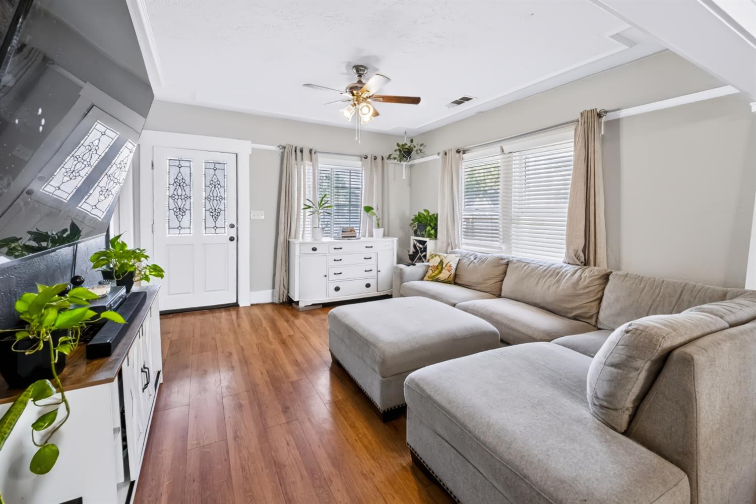 731 N Roosevelt Ave, Fresno, CA 93728