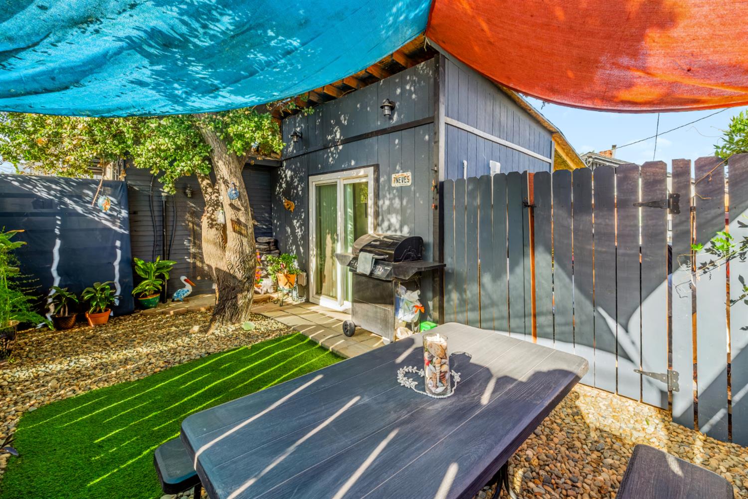 731 N Roosevelt Ave, Fresno, CA 93728