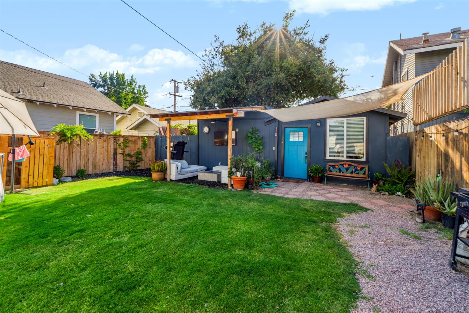 731 N Roosevelt Ave, Fresno, CA 93728