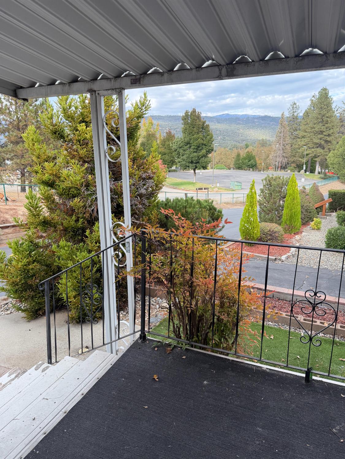 39678 Road 425 B #81, Oakhurst, CA 93644