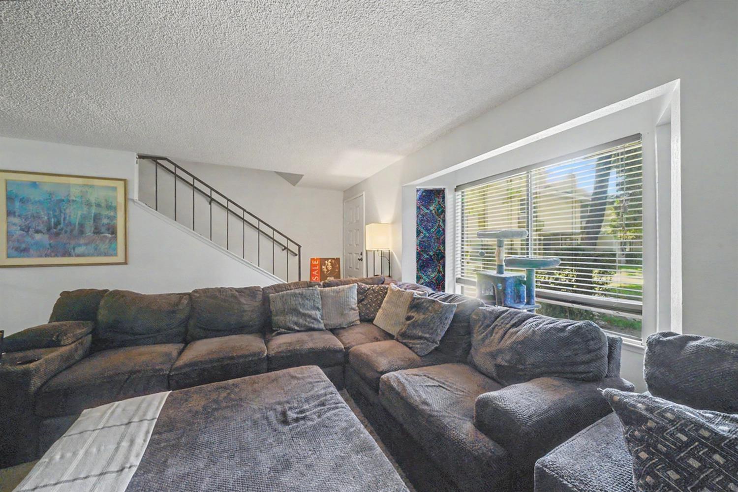 4676 E Alamos Ave #118, Fresno, CA 93726