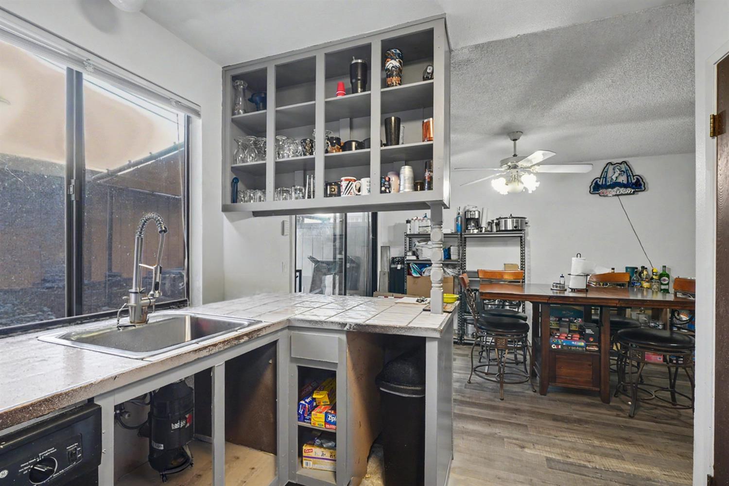 4676 E Alamos Ave #118, Fresno, CA 93726