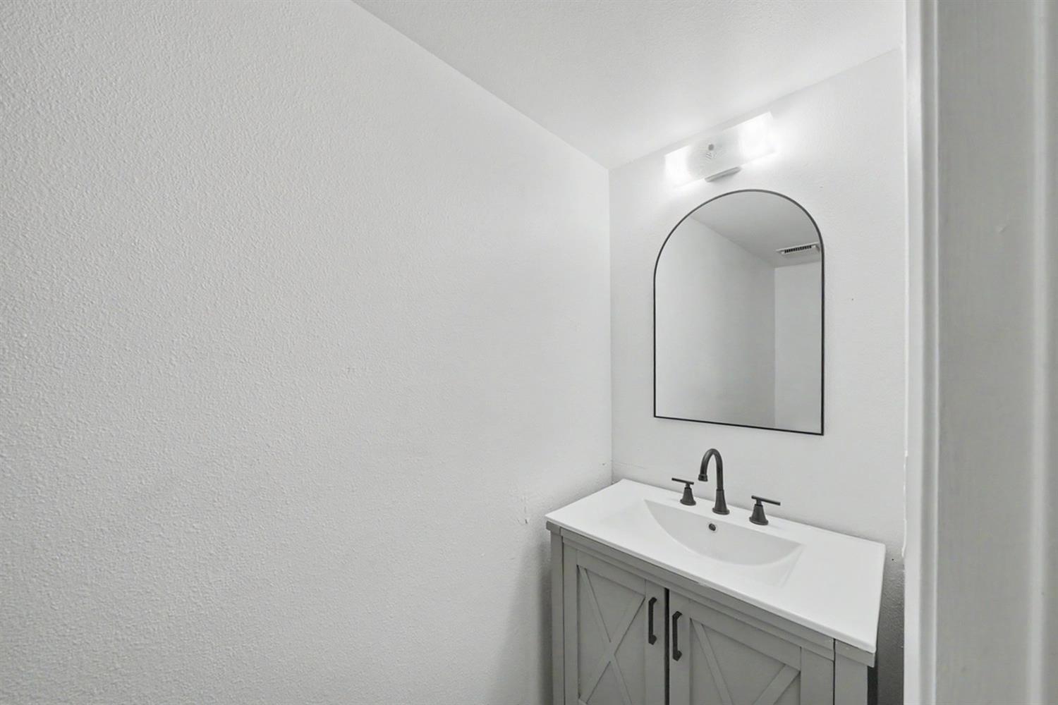 4676 E Alamos Ave #118, Fresno, CA 93726