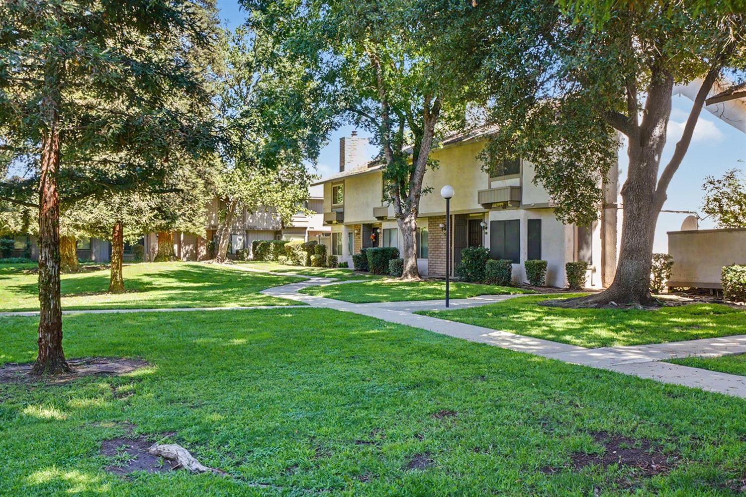 4676 E Alamos Ave #118, Fresno, CA 93726