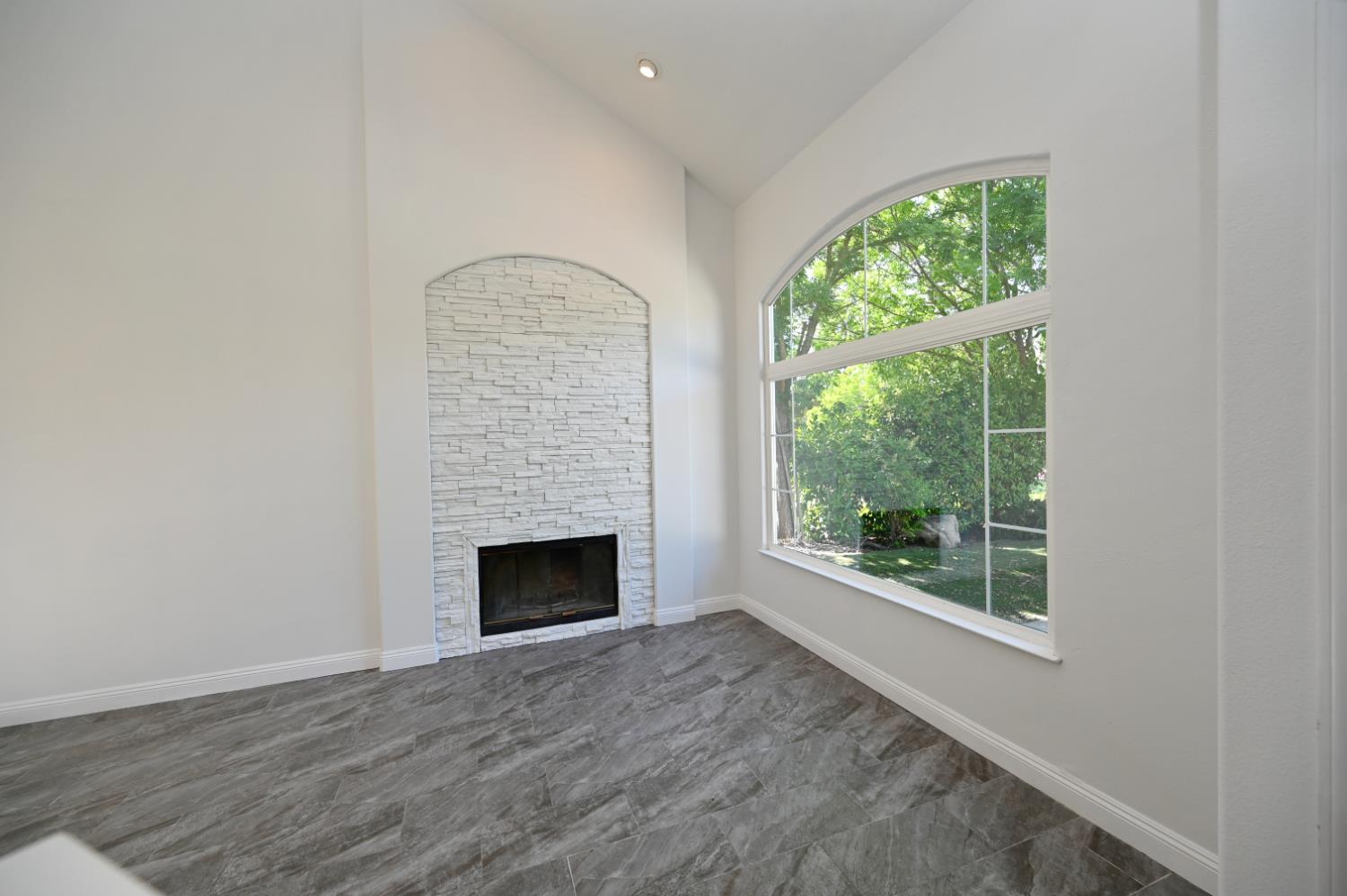 21678 Eastmere Ln, Friant, CA 93626