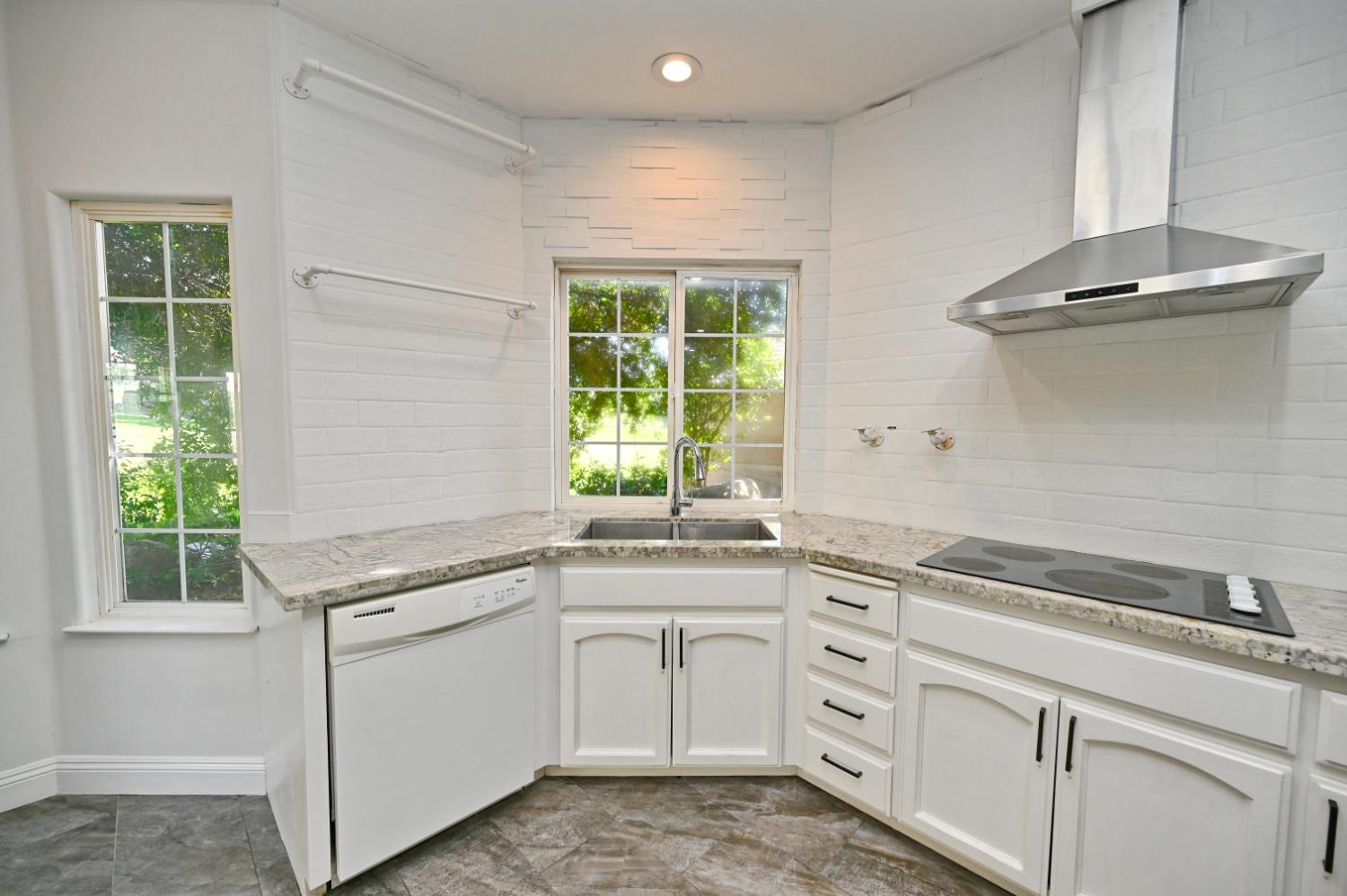 21678 Eastmere Ln, Friant, CA 93626