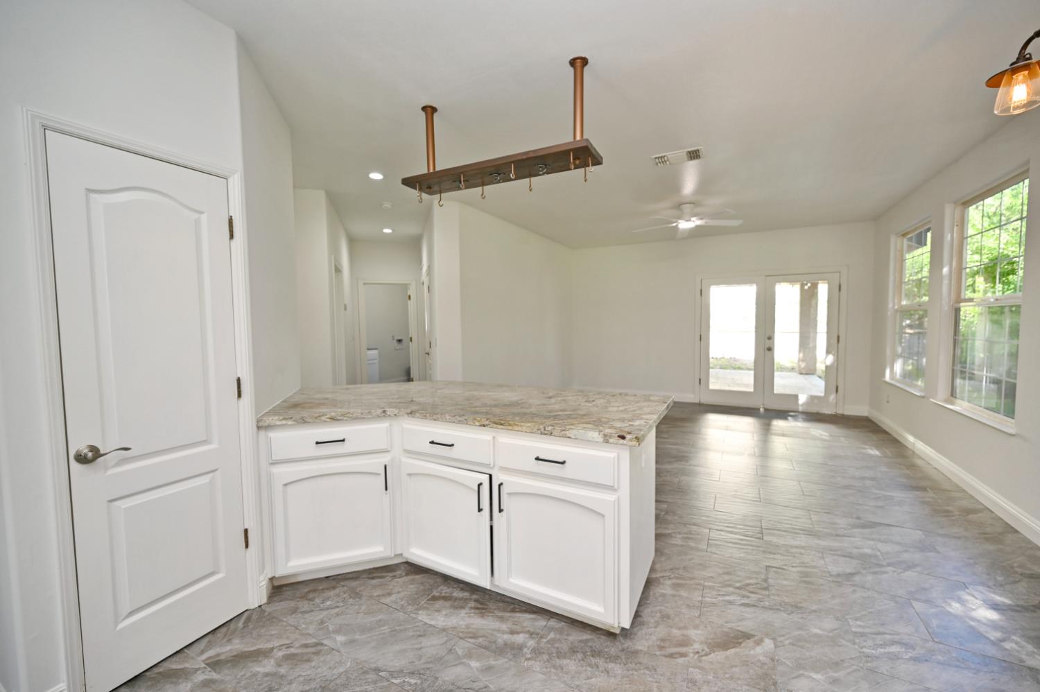 21678 Eastmere Ln, Friant, CA 93626