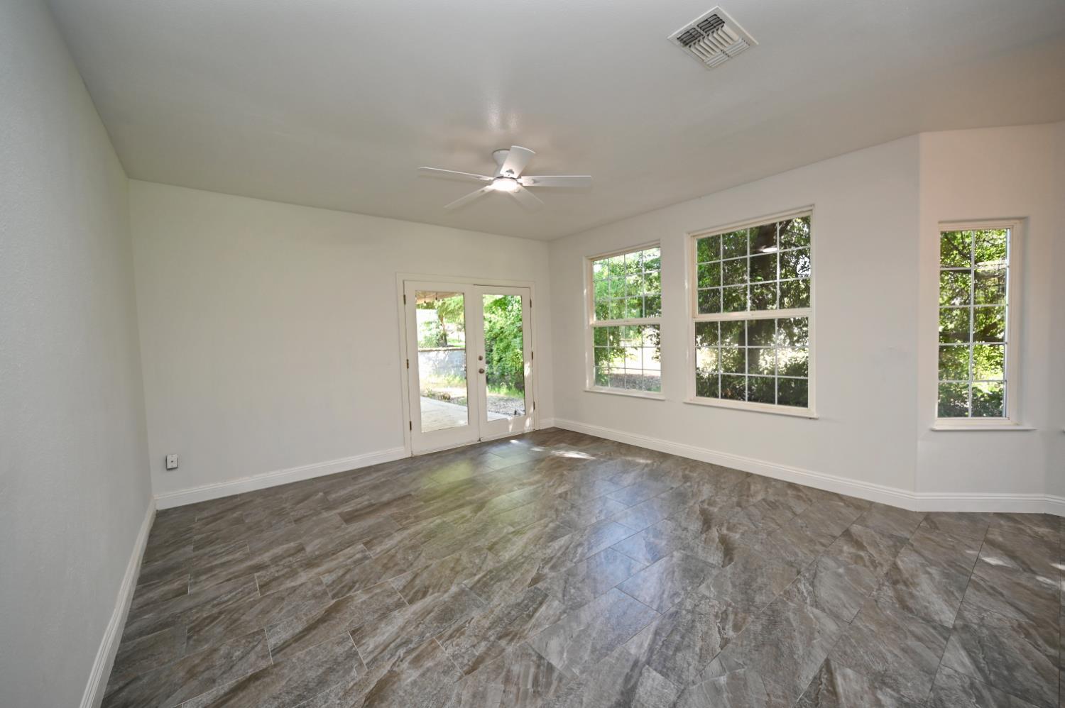 21678 Eastmere Ln, Friant, CA 93626