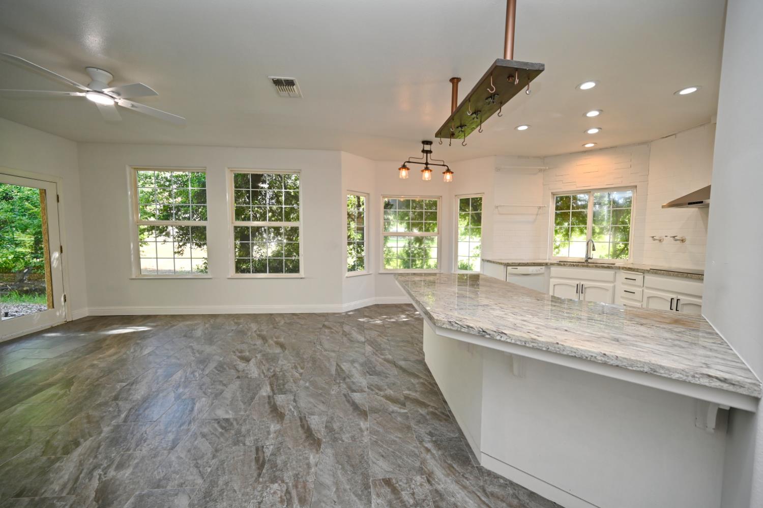 21678 Eastmere Ln, Friant, CA 93626