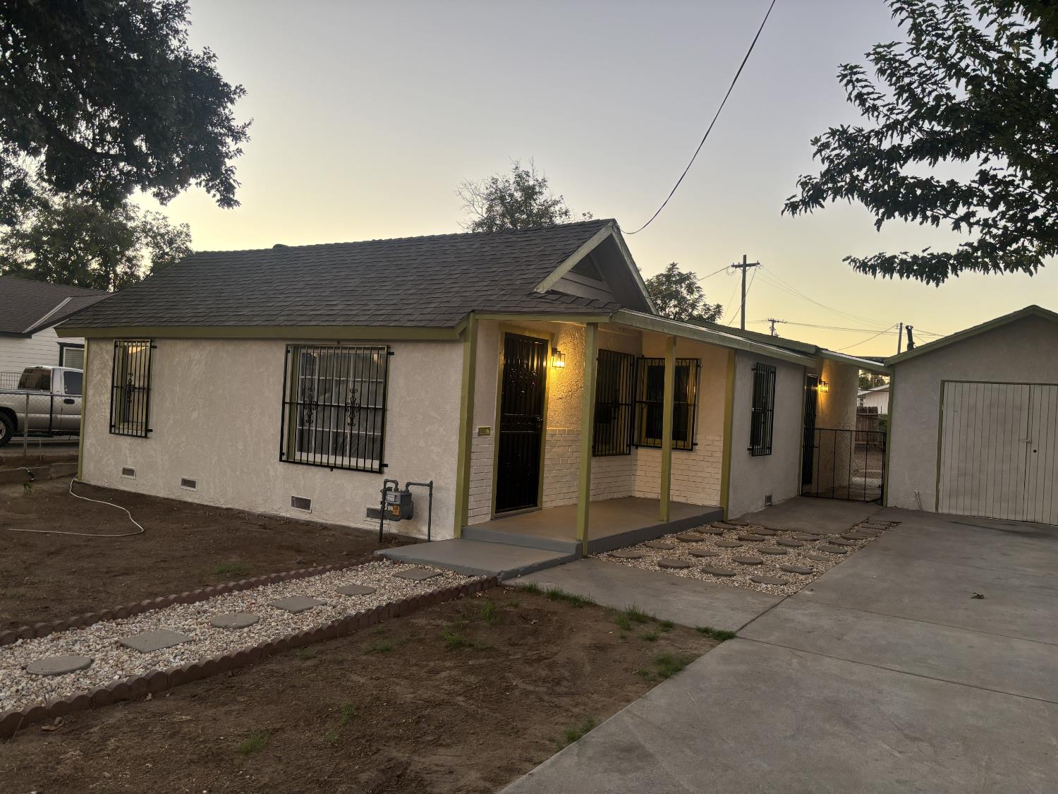 4163 E Clay Ave, Fresno, CA 93702