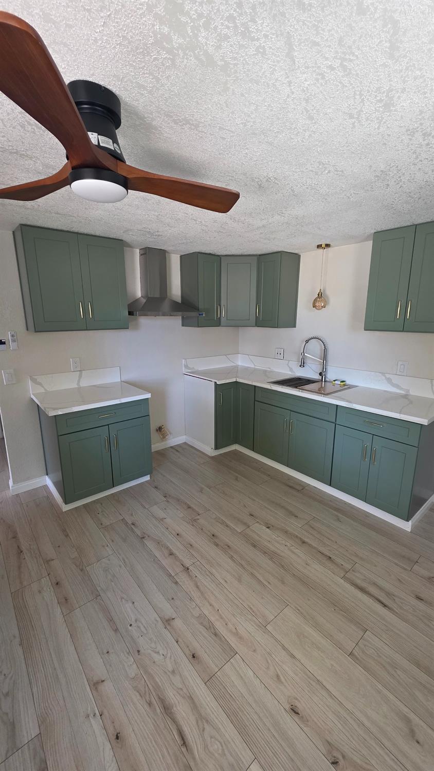 4163 E Clay Ave, Fresno, CA 93702