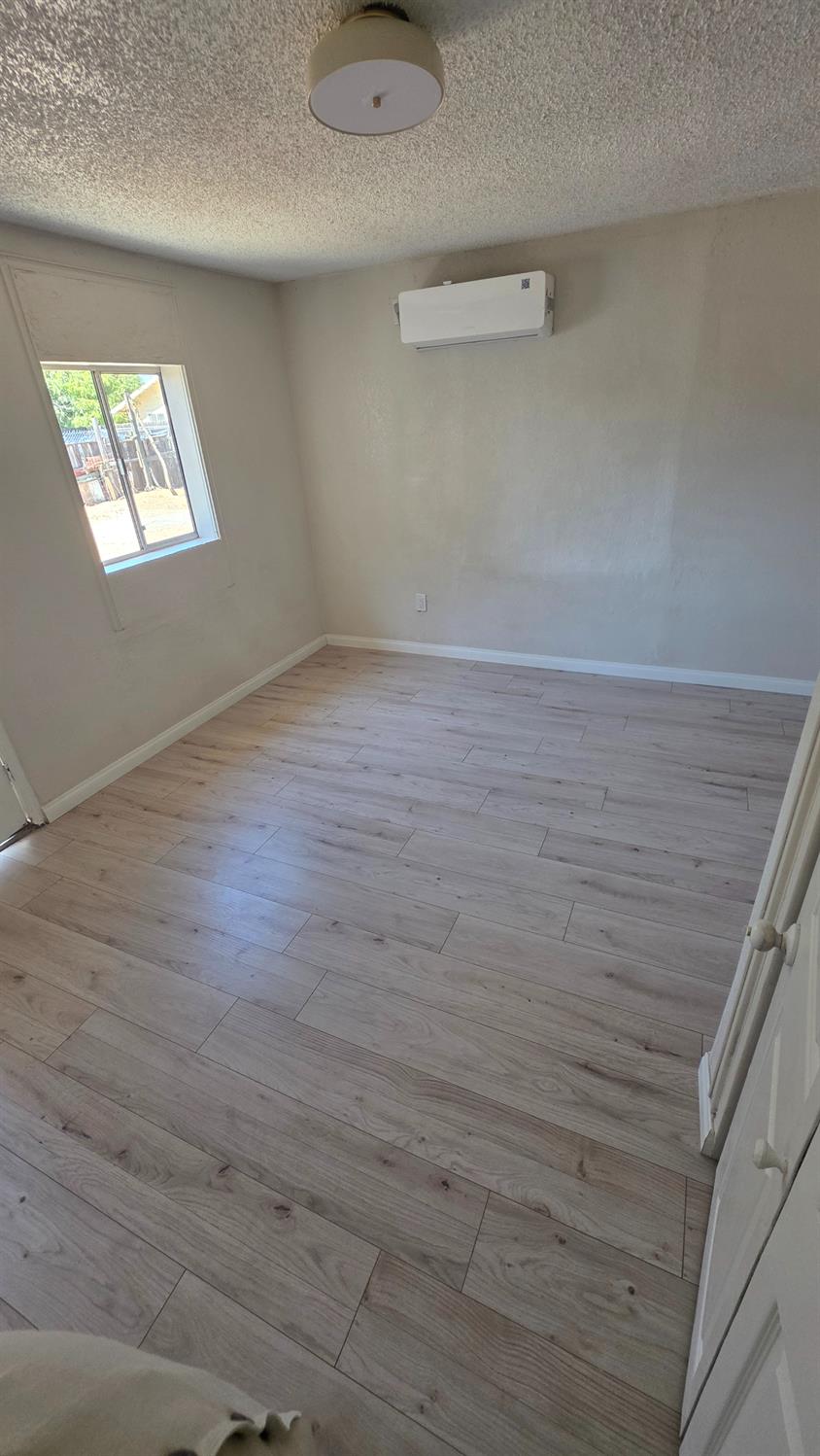 4163 E Clay Ave, Fresno, CA 93702