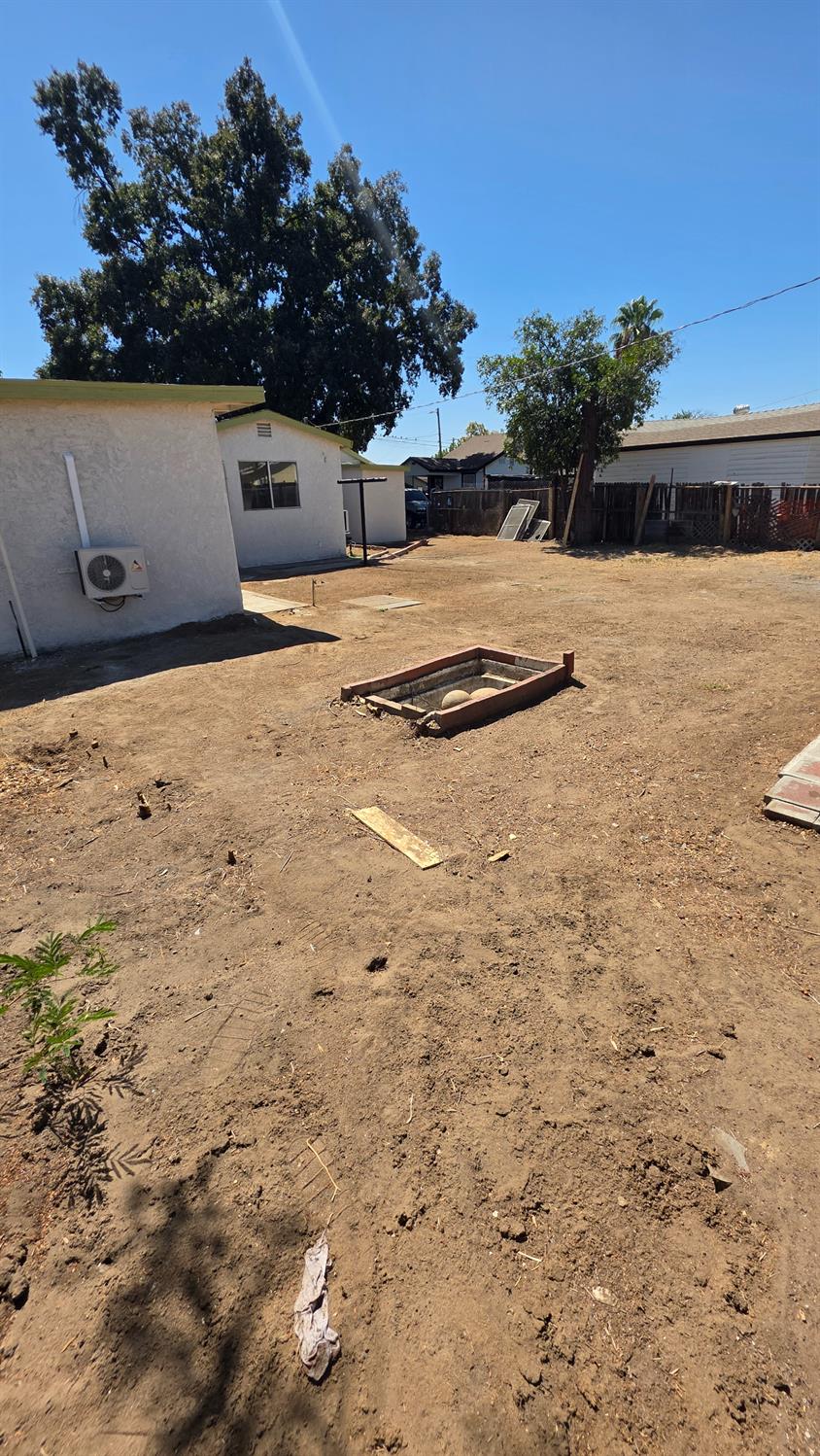 4163 E Clay Ave, Fresno, CA 93702