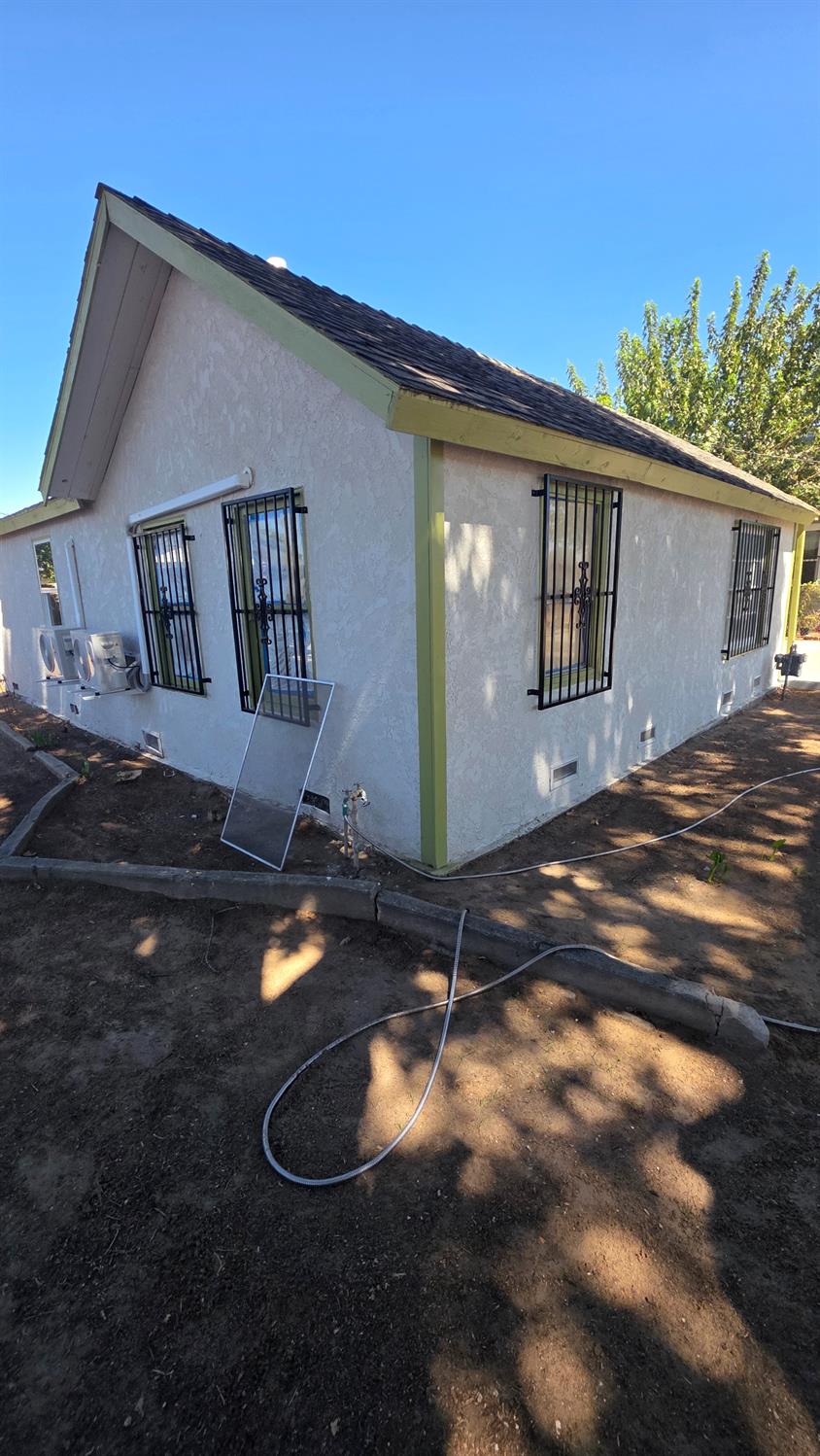 4163 E Clay Ave, Fresno, CA 93702