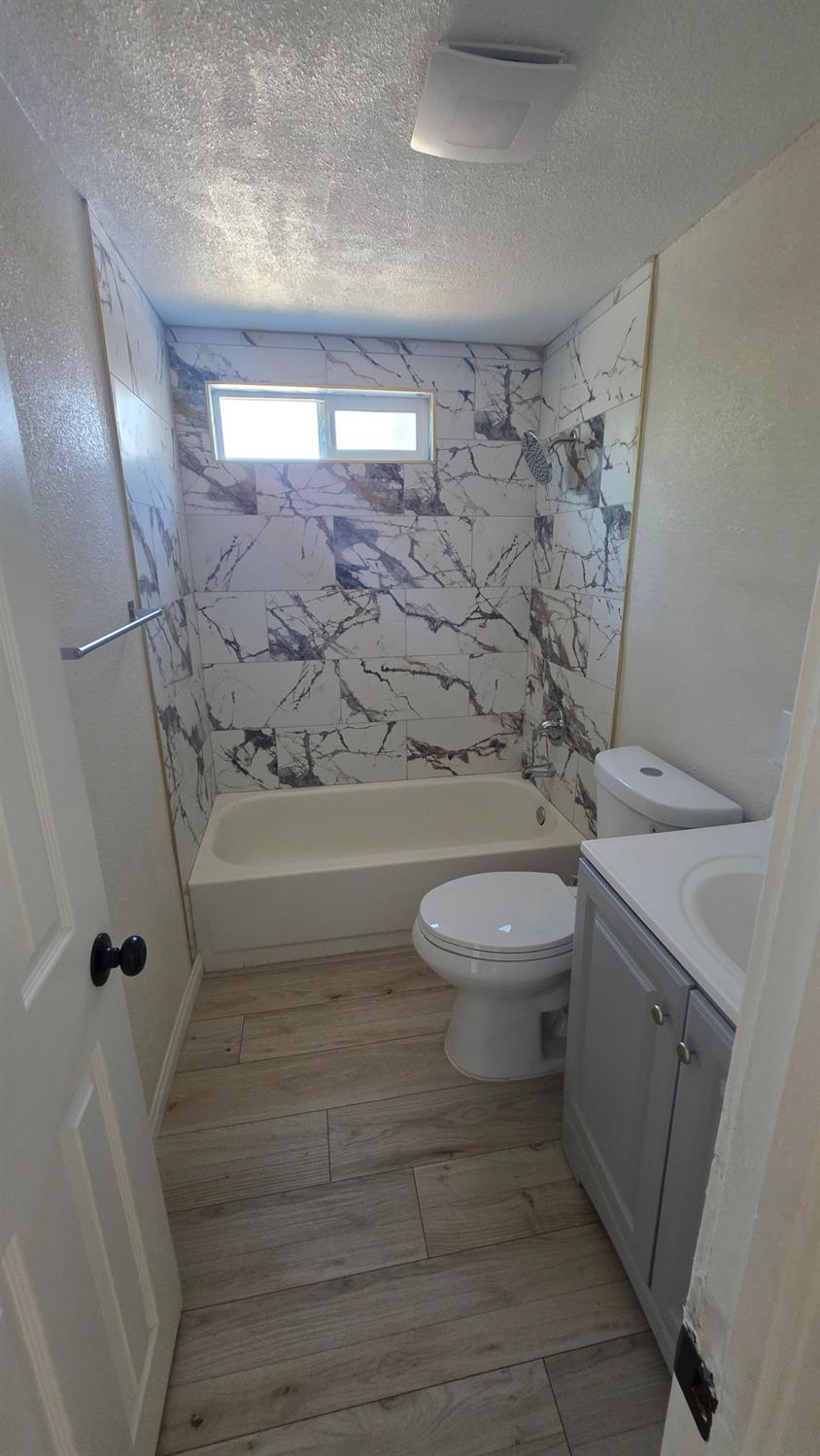 4163 E Clay Ave, Fresno, CA 93702