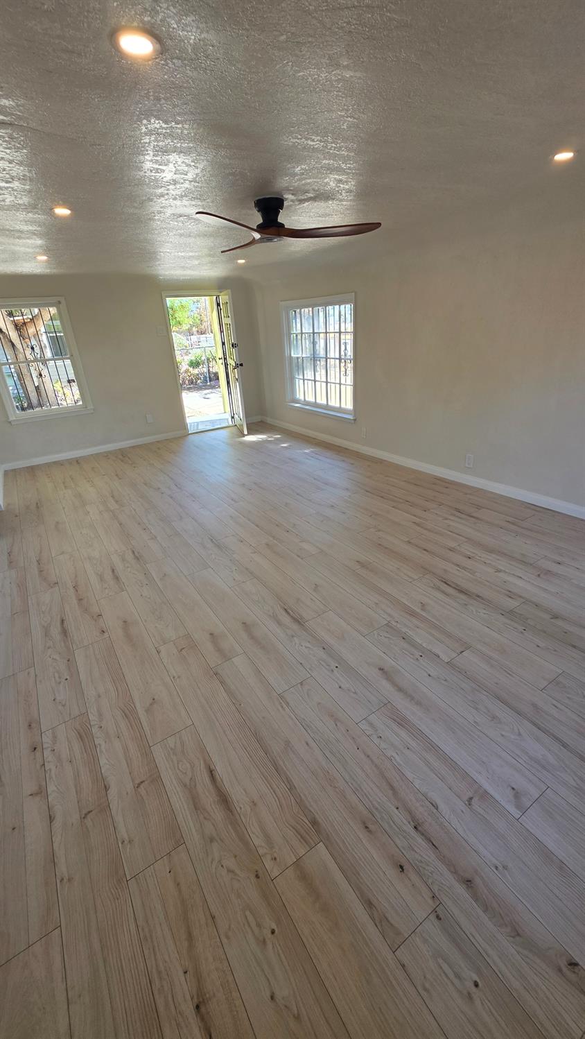 4163 E Clay Ave, Fresno, CA 93702