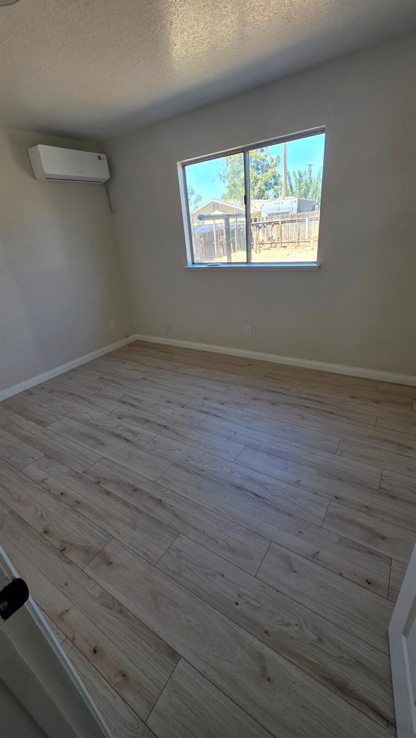 4163 E Clay Ave, Fresno, CA 93702