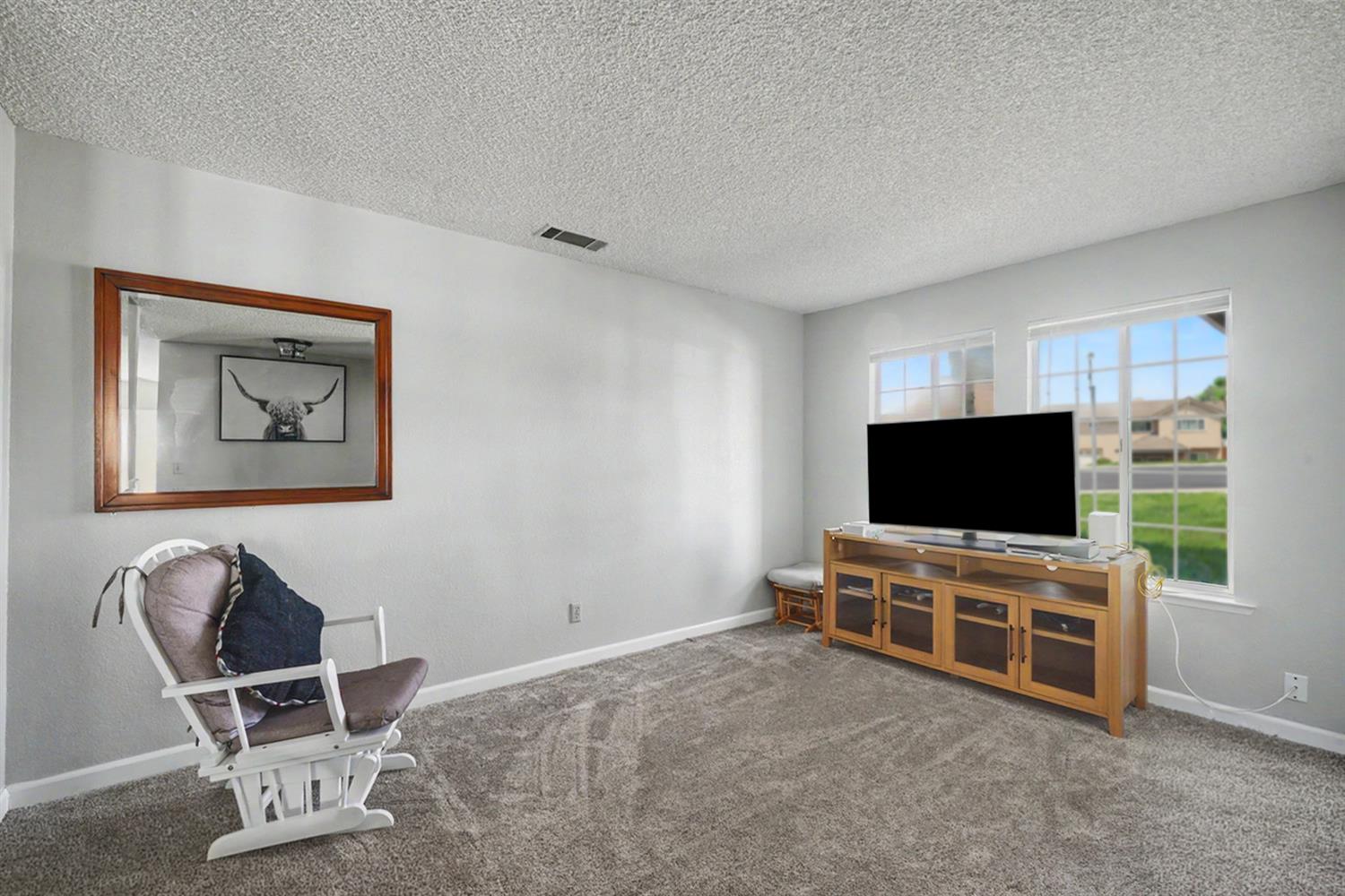 2123 Magnolia Ave, Sanger, CA 93657