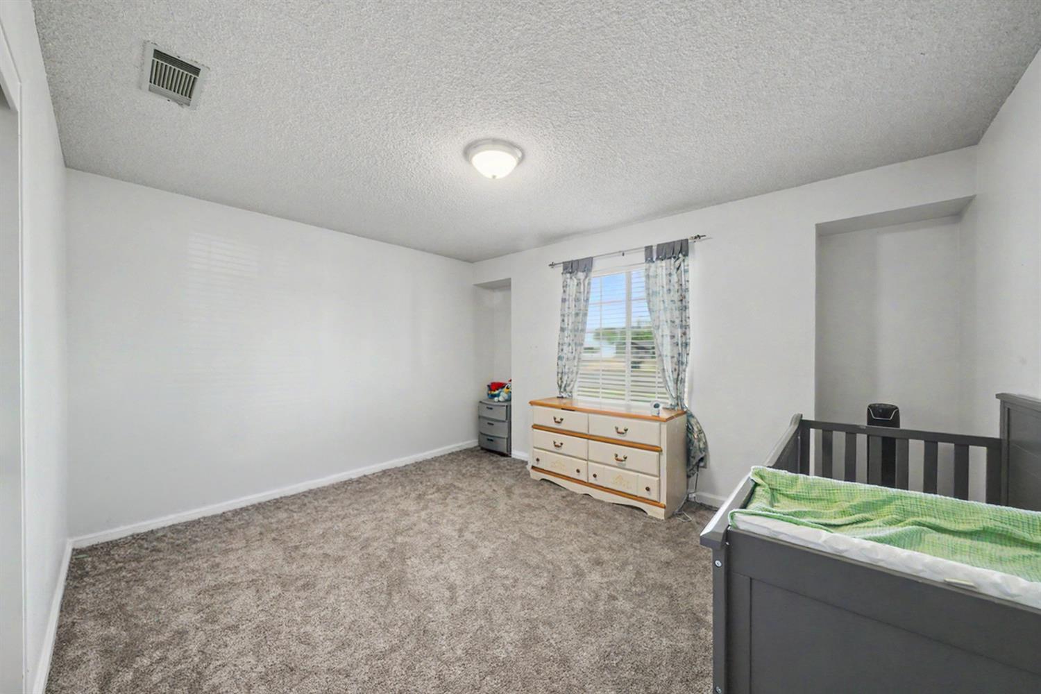 2123 Magnolia Ave, Sanger, CA 93657