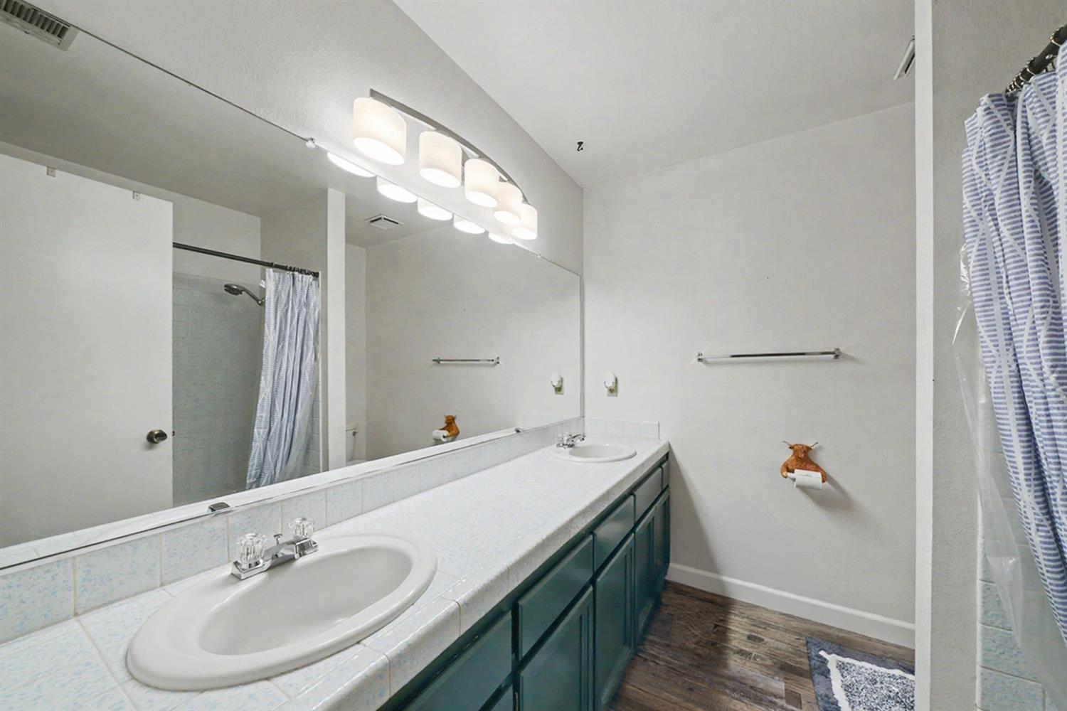 2123 Magnolia Ave, Sanger, CA 93657