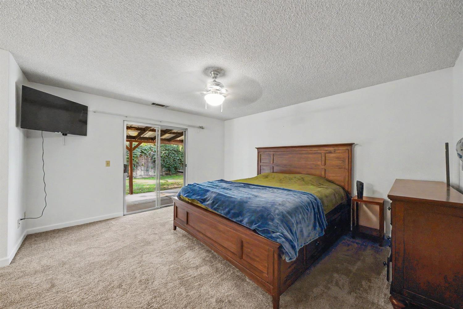 2123 Magnolia Ave, Sanger, CA 93657
