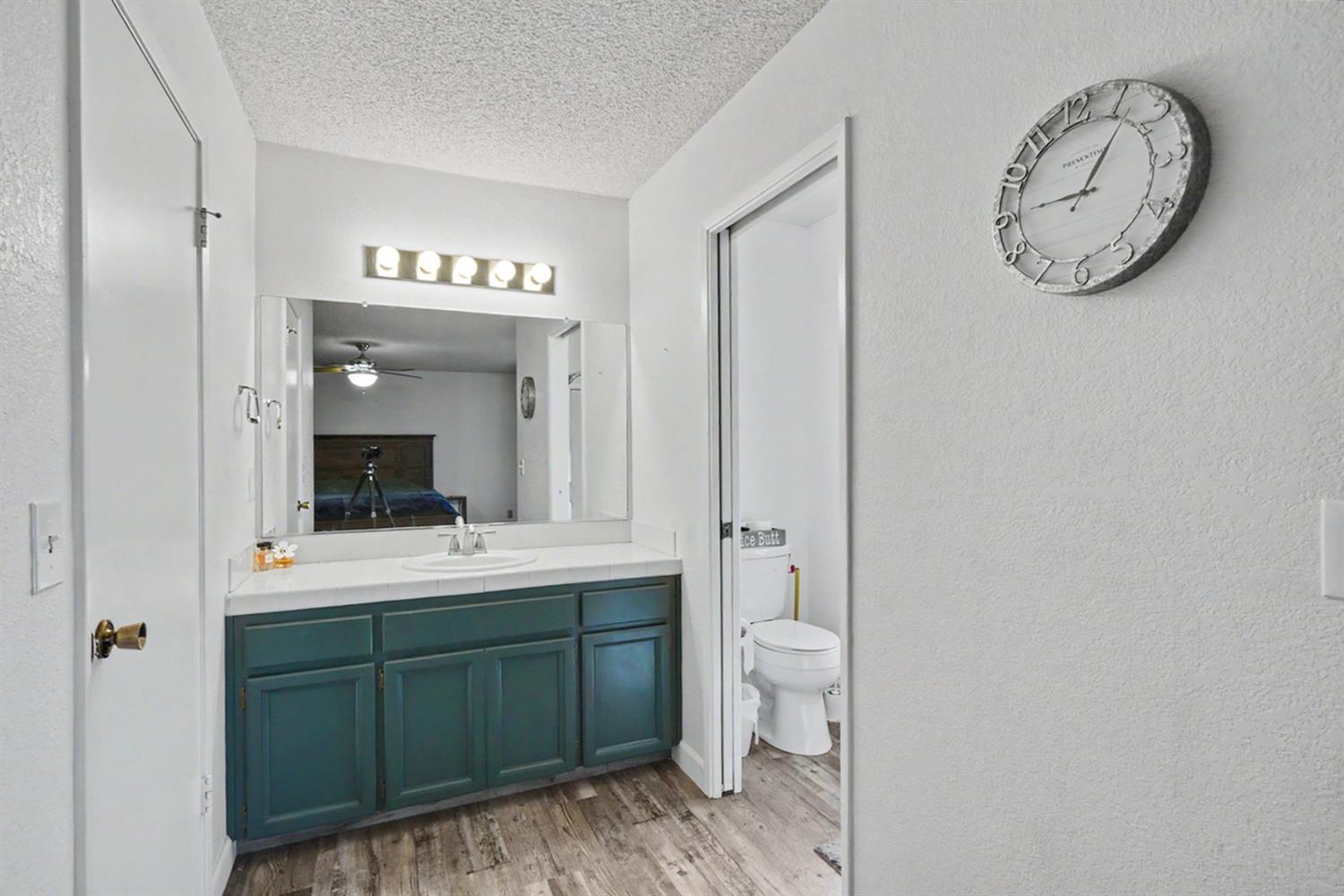 2123 Magnolia Ave, Sanger, CA 93657