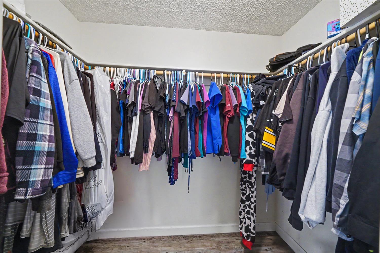 2123 Magnolia Ave, Sanger, CA 93657