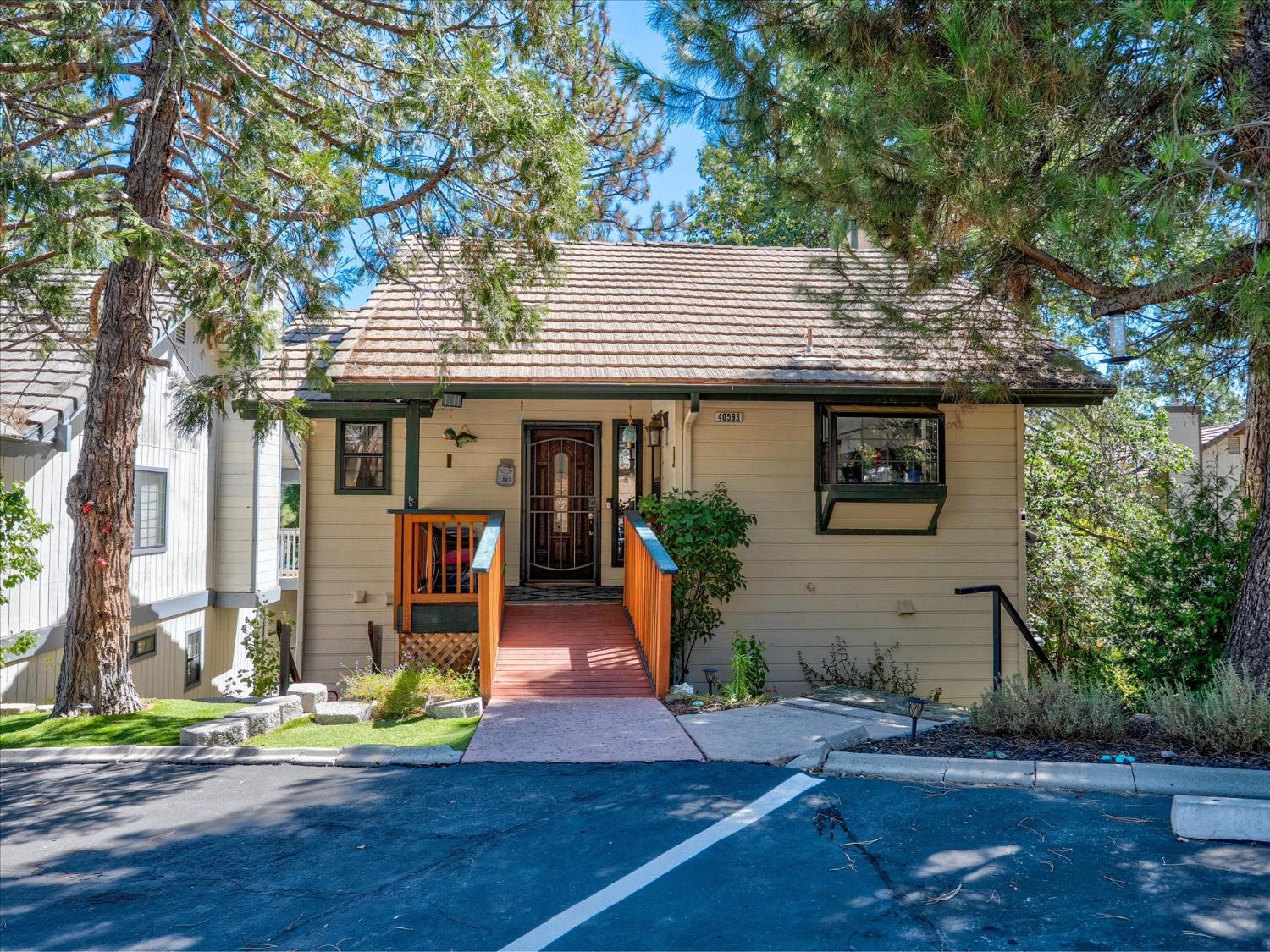 40593 Saddleback Rd, Bass Lake, CA 93604
