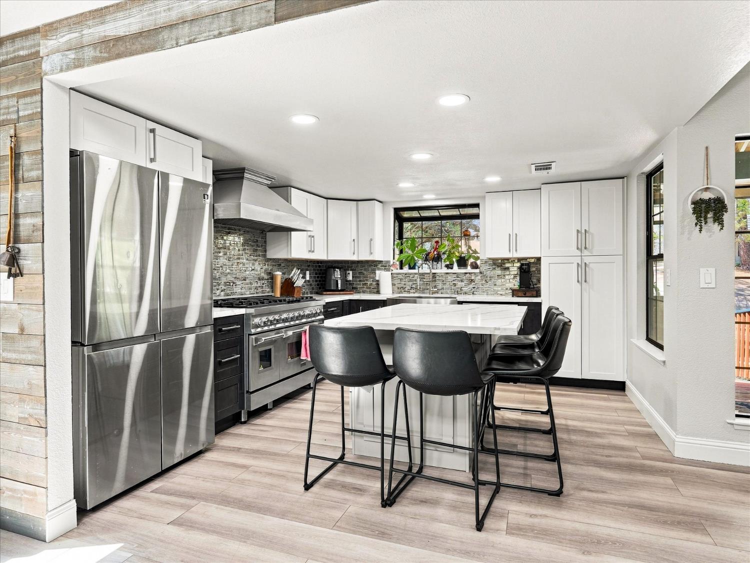 40593 Saddleback Rd, Bass Lake, CA 93604