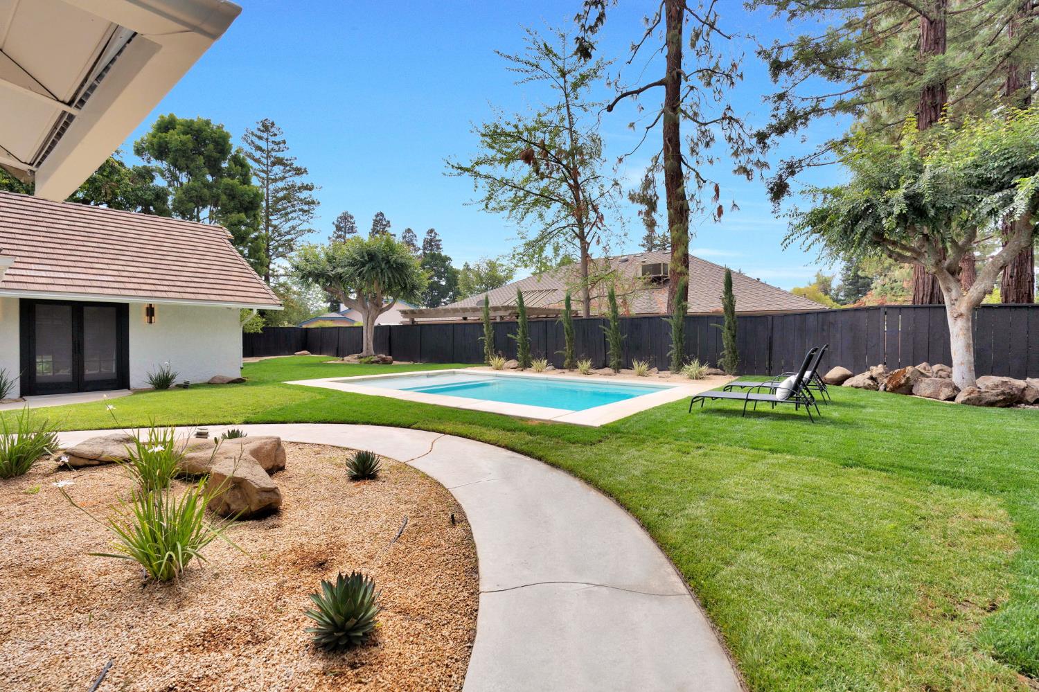 3737 W Minarets Ave, Fresno, CA 93711