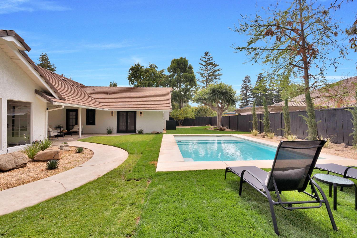 3737 W Minarets Ave, Fresno, CA 93711