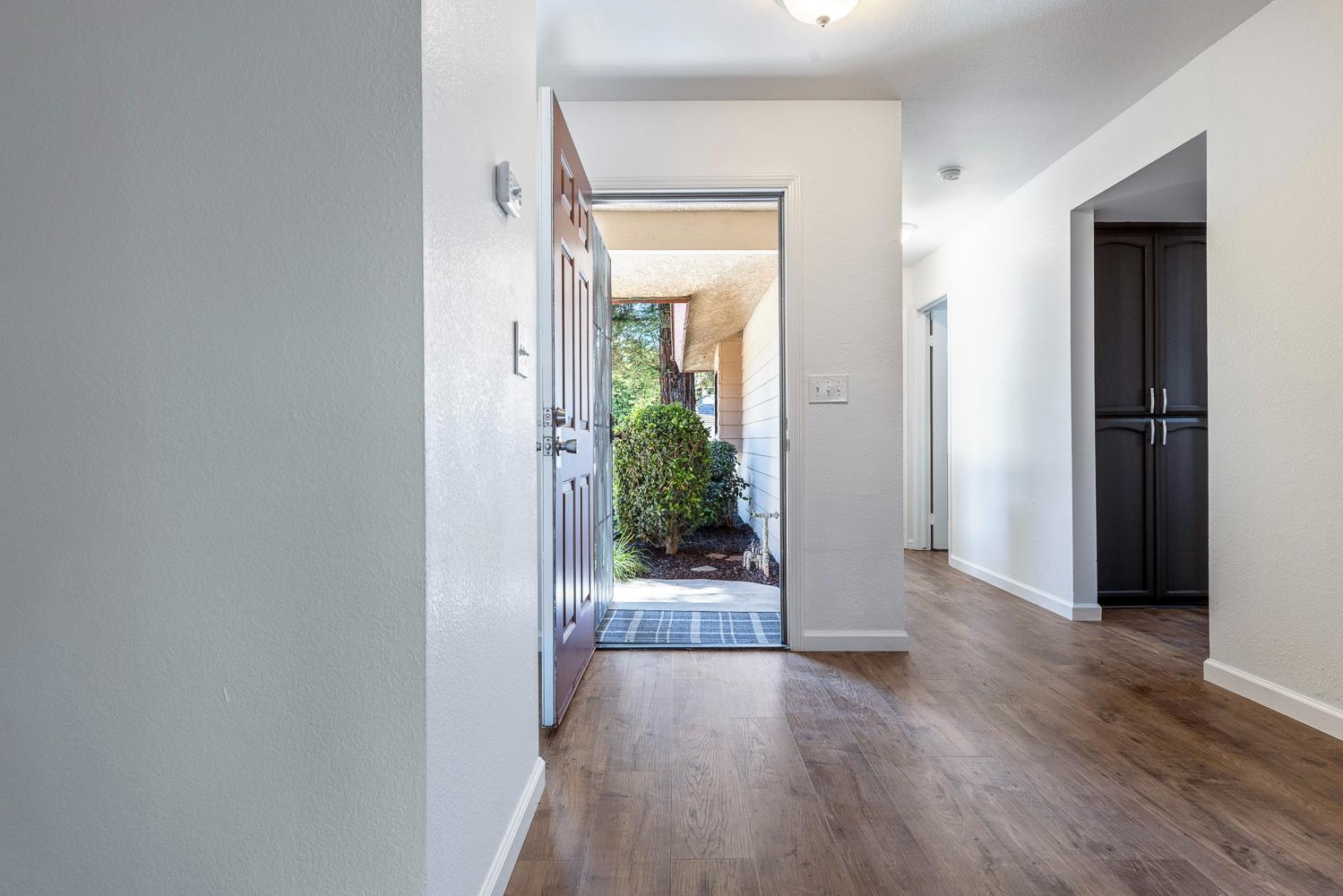 909 Barnett Way, Madera, CA 93637
