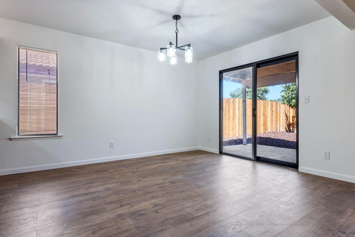 909 Barnett Way, Madera, CA 93637