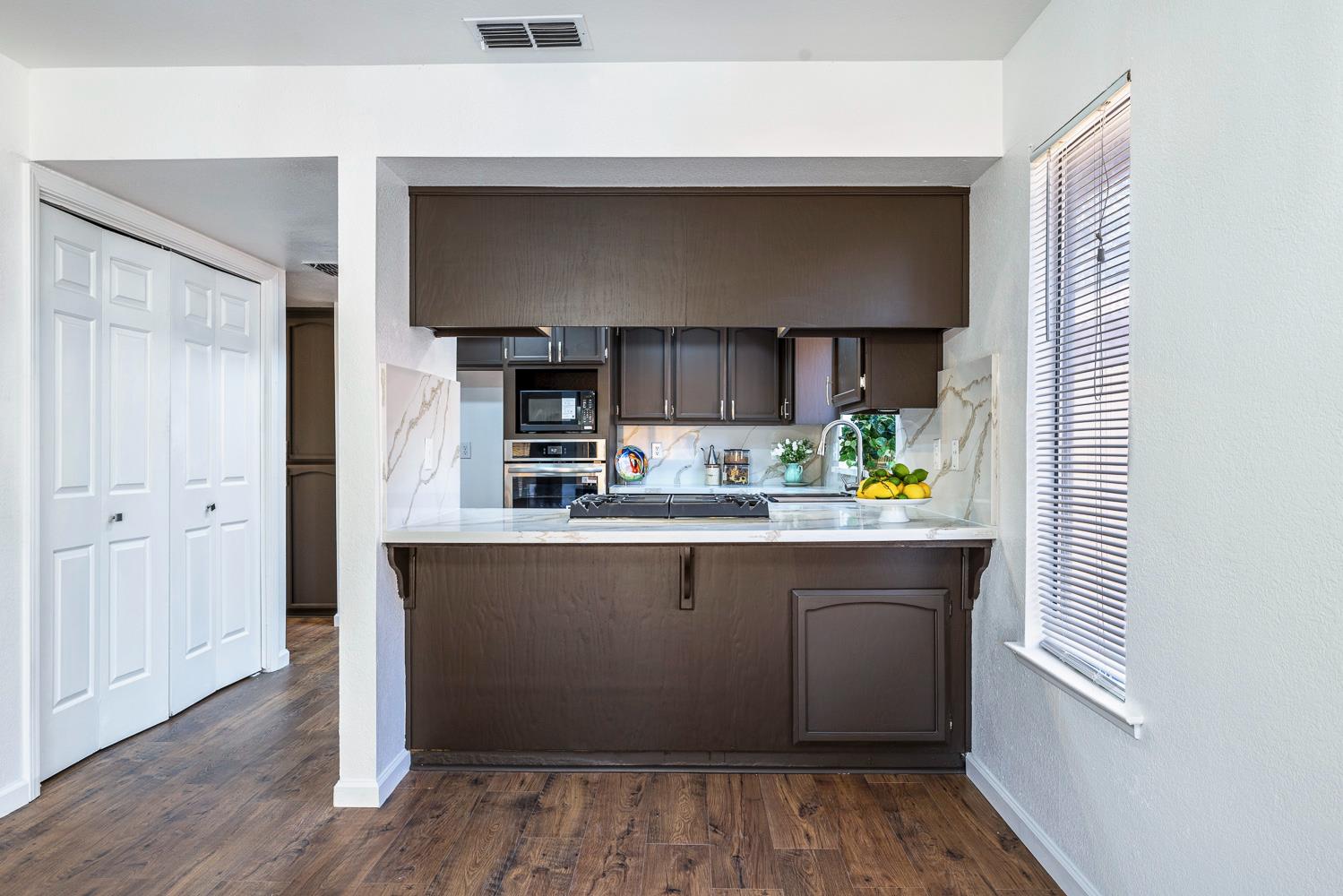 909 Barnett Way, Madera, CA 93637