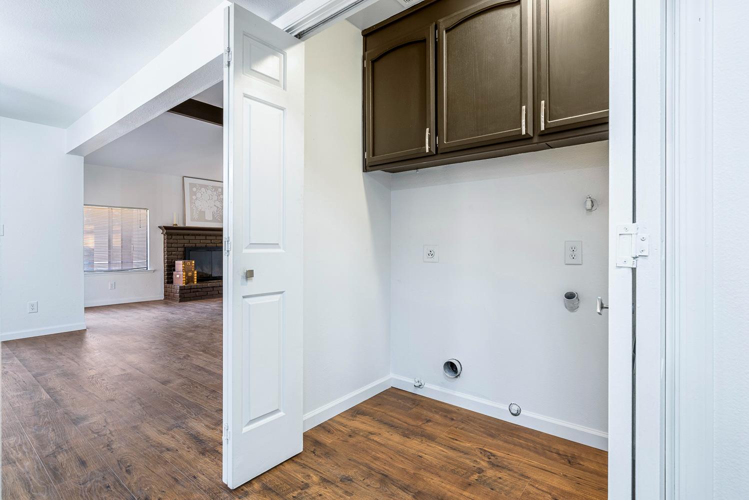 909 Barnett Way, Madera, CA 93637