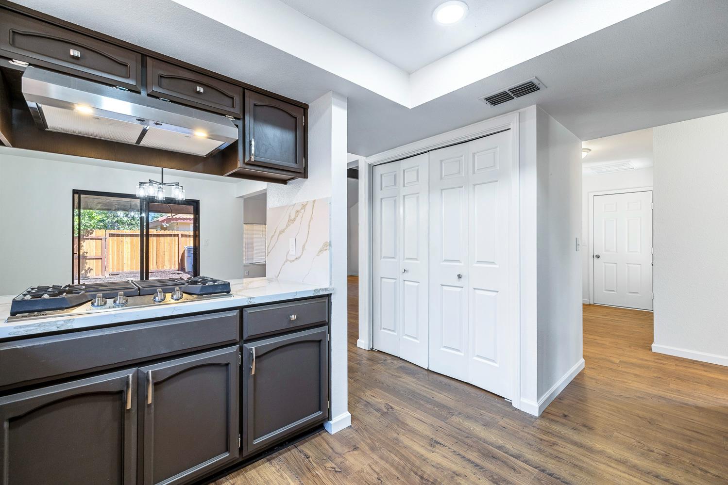 909 Barnett Way, Madera, CA 93637