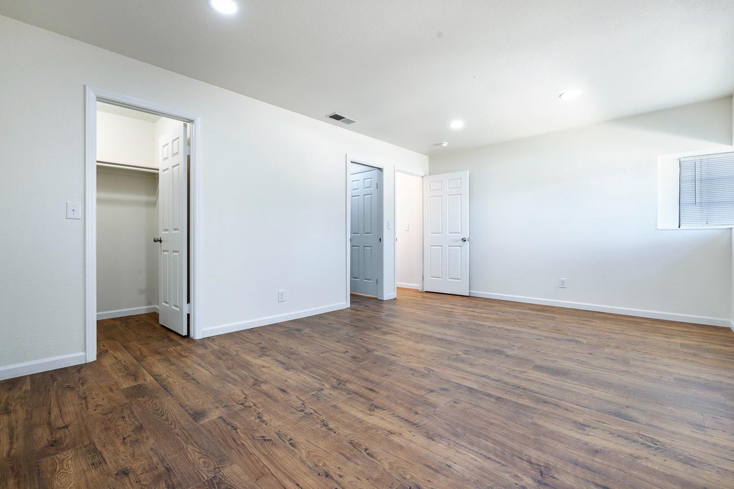 909 Barnett Way, Madera, CA 93637