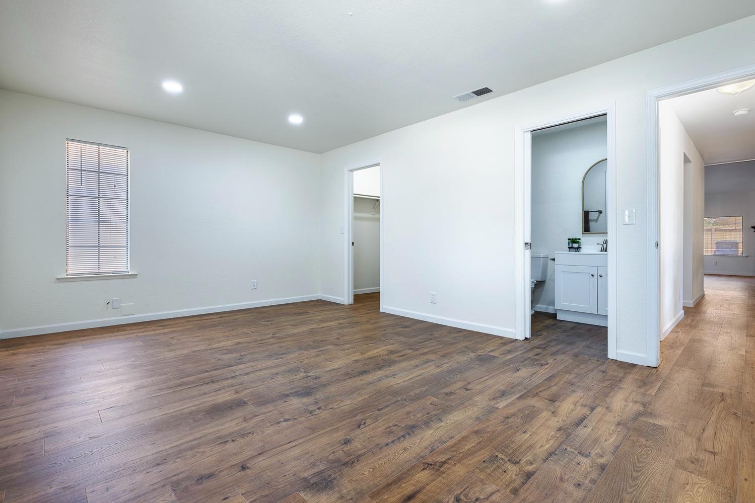 909 Barnett Way, Madera, CA 93637