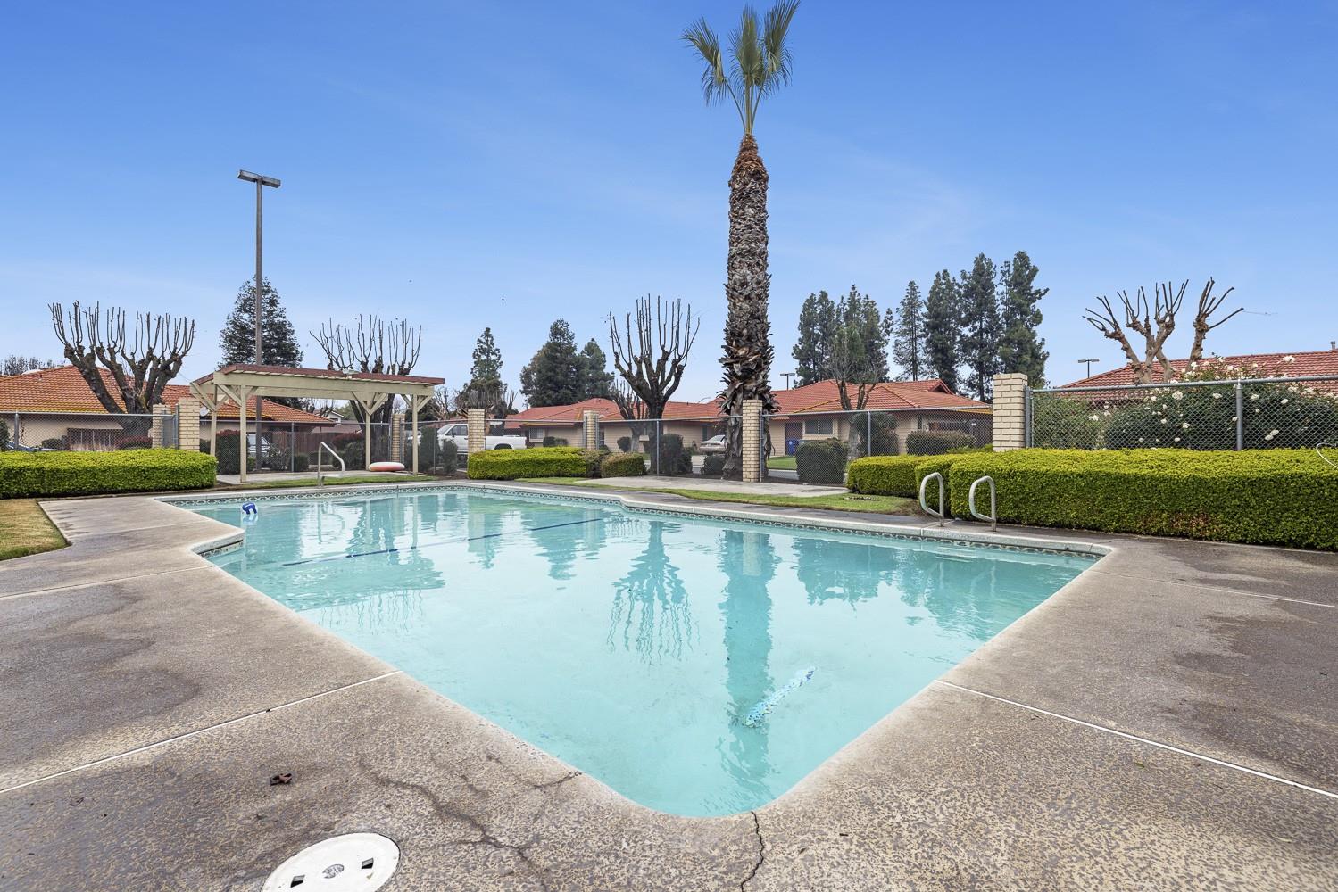 909 Barnett Way, Madera, CA 93637