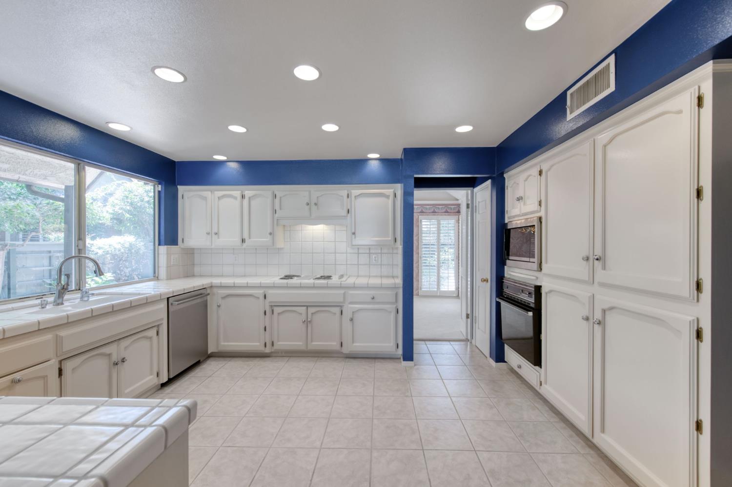 2555 W Bluff Ave #139, Fresno, CA 93711