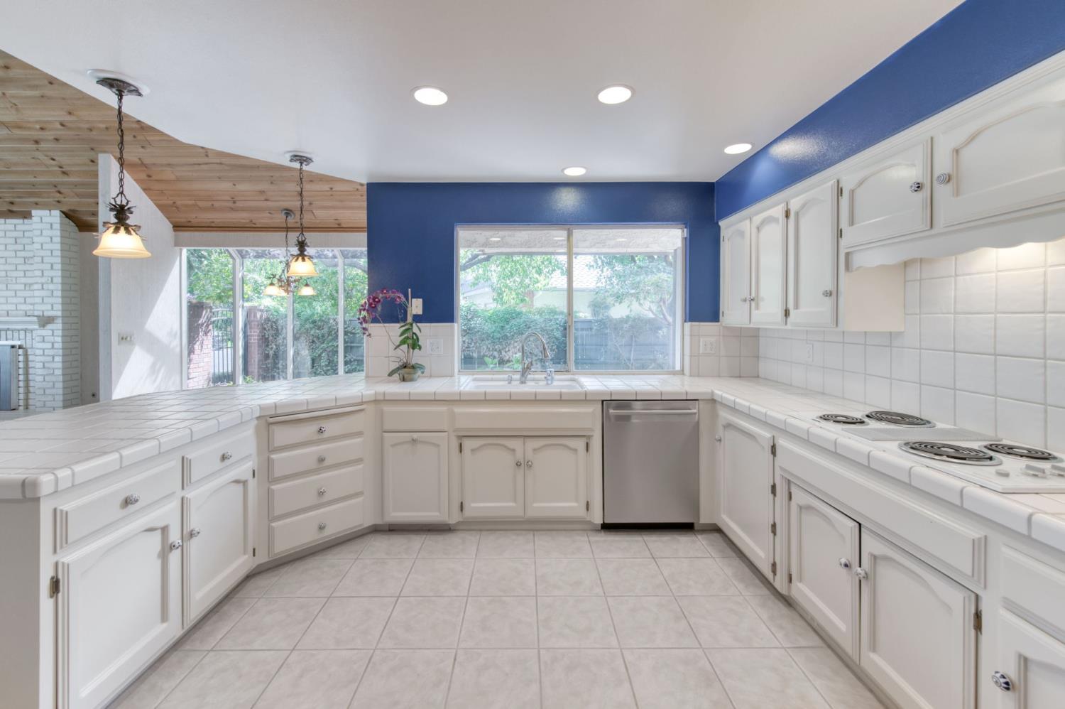 2555 W Bluff Ave #139, Fresno, CA 93711