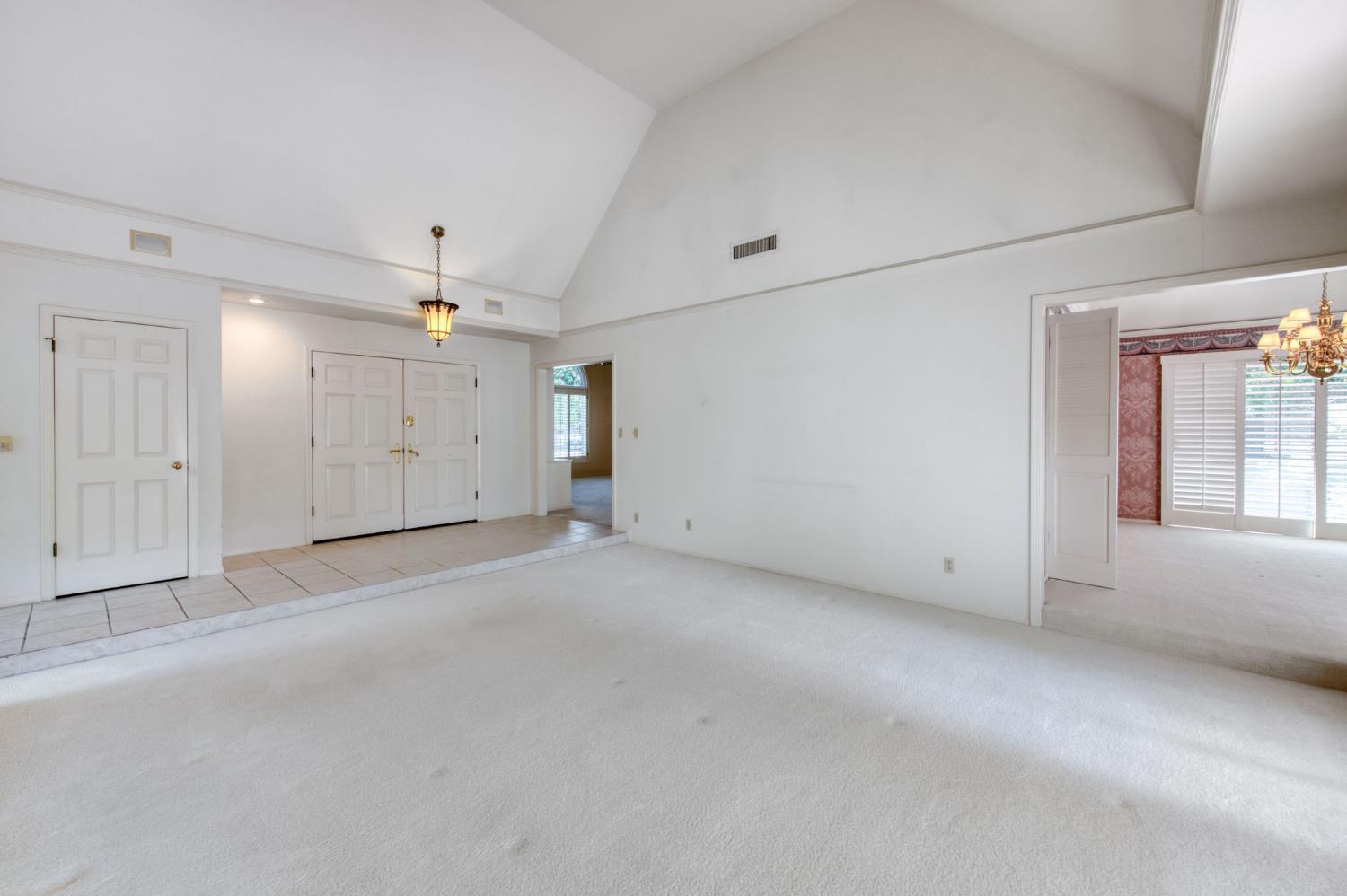 2555 W Bluff Ave #139, Fresno, CA 93711